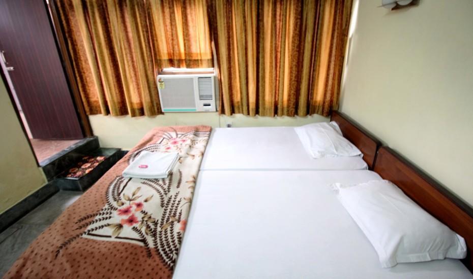 כלכותה Kim Lawn Guest House מראה חיצוני תמונה