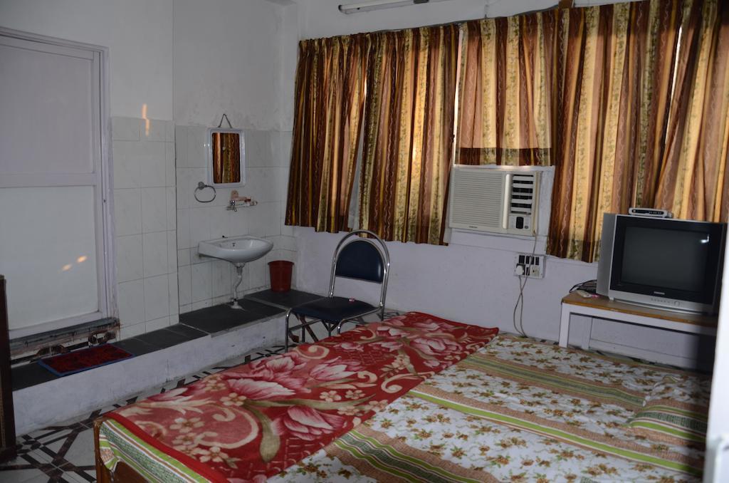 כלכותה Kim Lawn Guest House מראה חיצוני תמונה