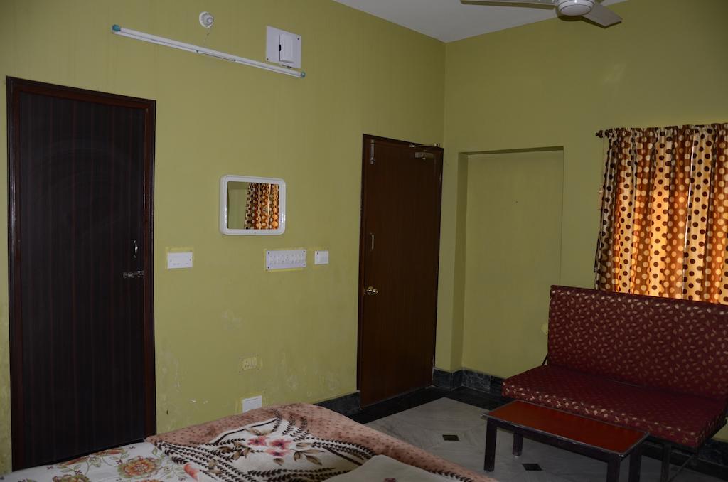 כלכותה Kim Lawn Guest House חדר תמונה